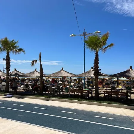 Daire Erind's Apartment,iliria Beach